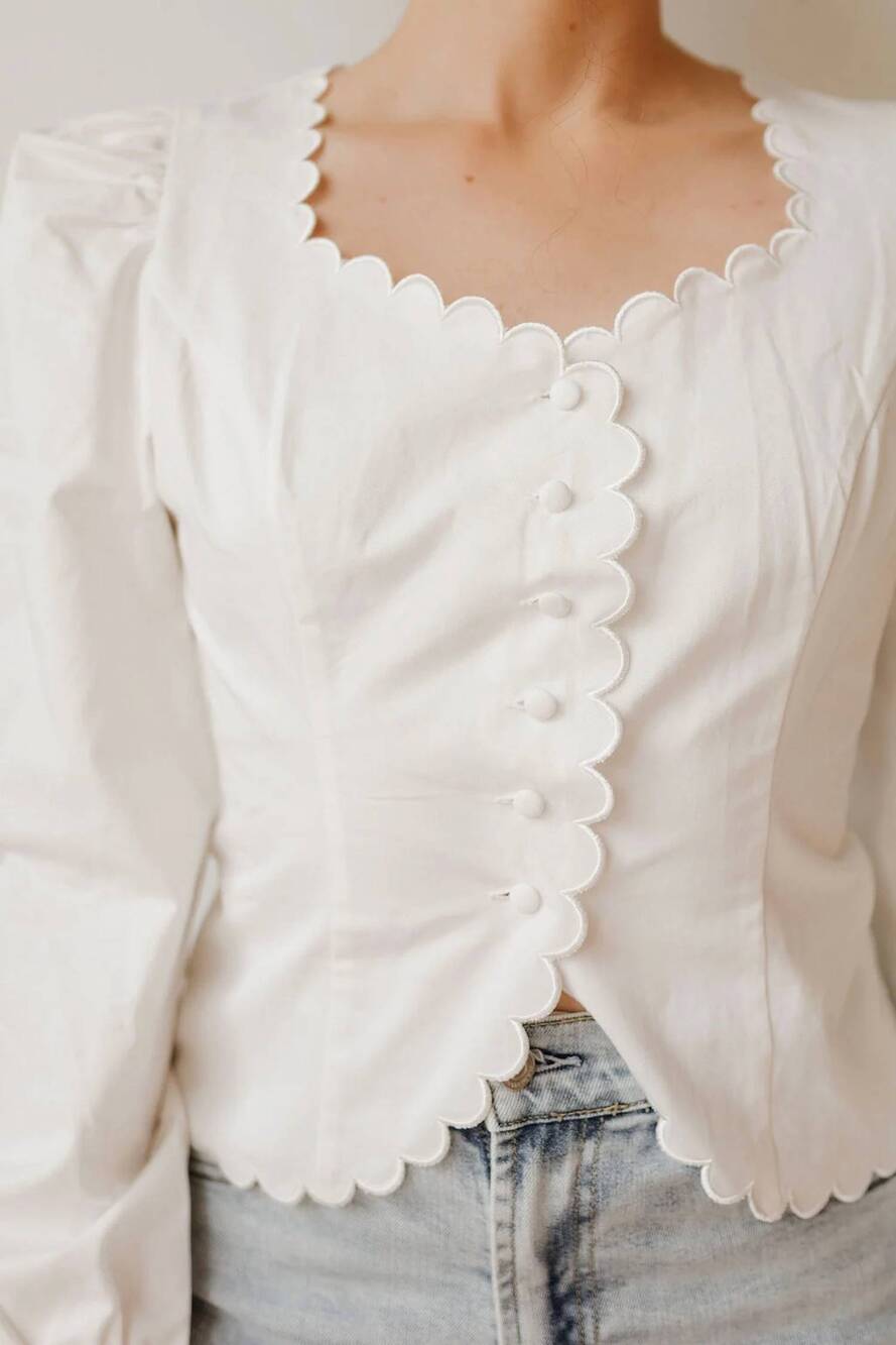 NEW MABLE daisy scalloped top in off-white - Picture 5 of 5